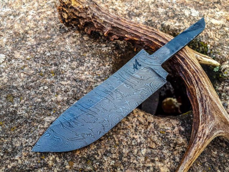 aaknives-aaknife-damascus-steel-blade-knife-hand-forged-knife-handmade-custom-made-hunting-knife-handcrafted-knife-4-3