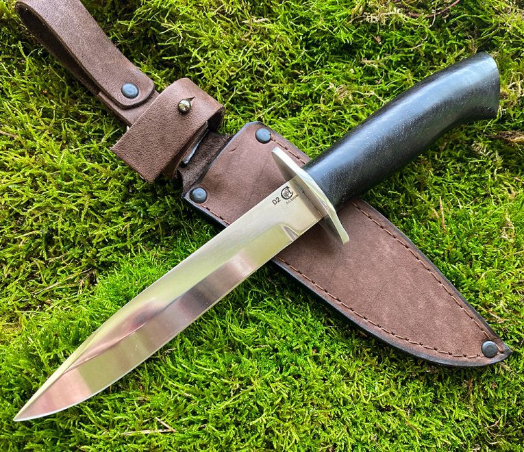 Nazis "FINKA" - ar rokām kalts D2 tērauds