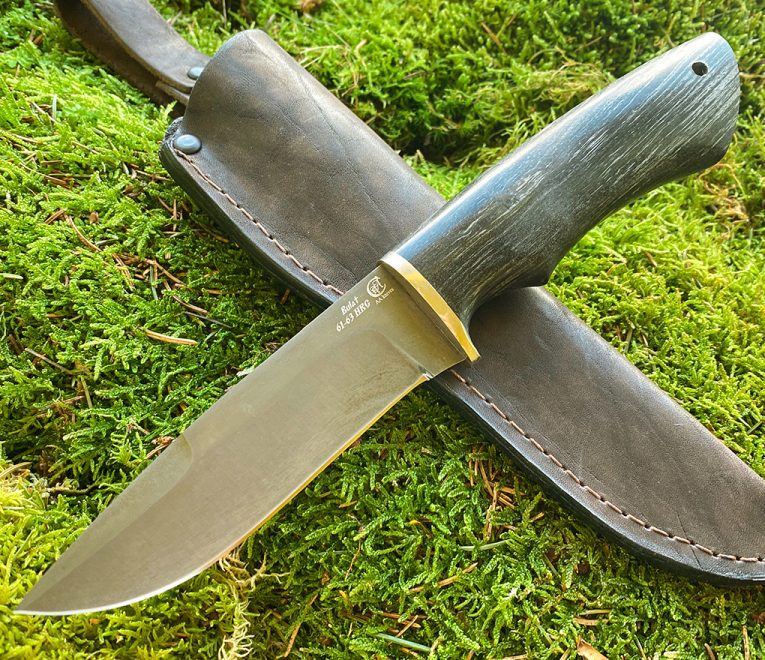 Kniv ''TUSK'' (Bulat - Wootz-stål), skaft av karelsk björk