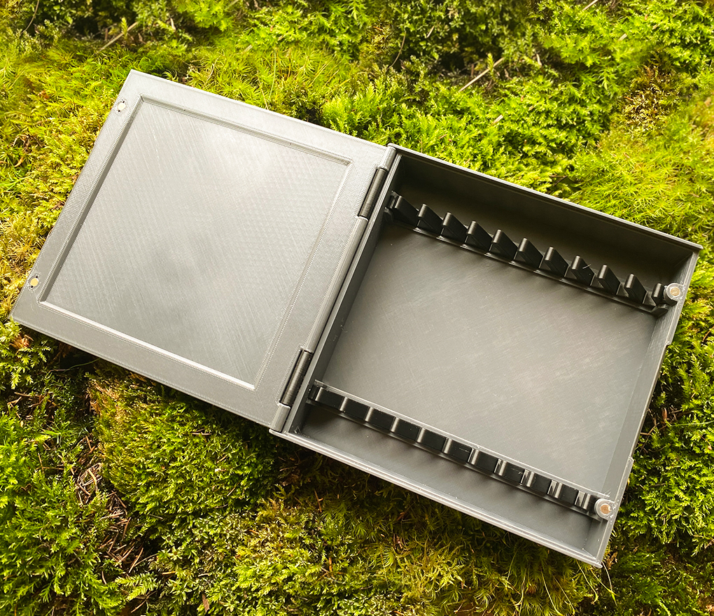 A plastic KDTU storage case for 10 stones - Image 2