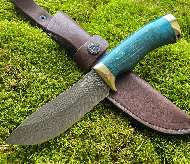 Veitsi ''WILD BOAR'' - käsin taottu Damaskusteräs