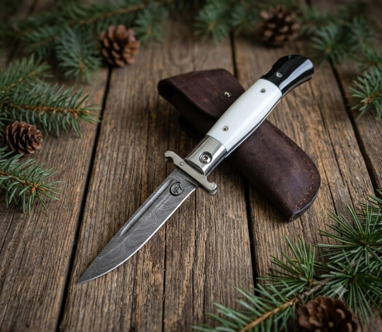 Damascus folding knife ''Stiletto''