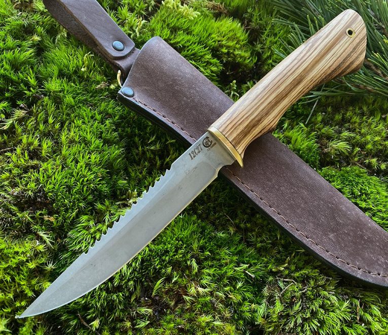 Veitsi "FISHERMAN" valmistettu hyvästä taotusta ruostumattomasta teräksestä.