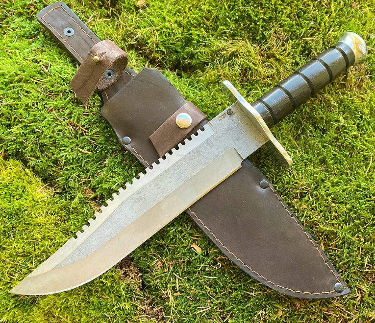 Peilis „RAMBO“ pagamintas iš gero kalto nerūdijančio plieno