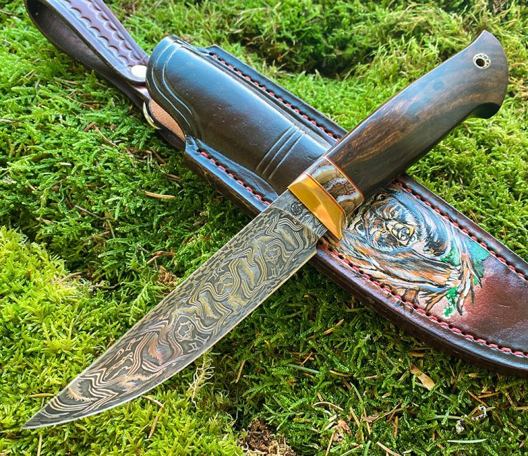 Peilis "MAGNUM", kaltinis mozaikinis Damasko plieno peilis, rankena iš stabilizuotų mamuto ilčių