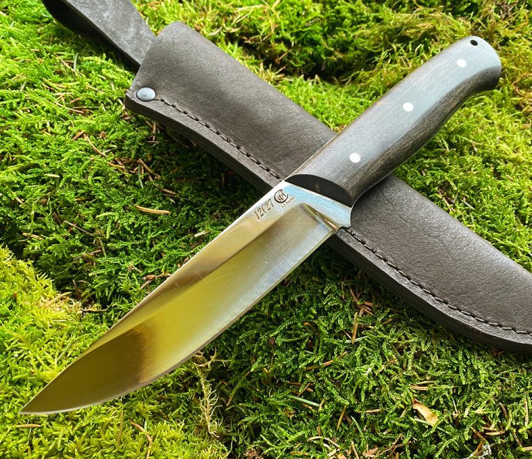 Makšķernieka nazis, kalts nerūsējošais tērauds