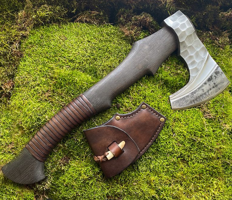 Cirvis - tērauds 9HS ar kalšanas zīmēm, melnozola rokturis